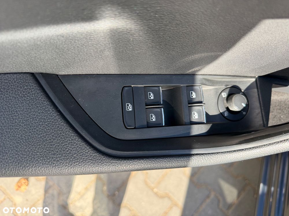 Skoda Superb 2.0 TDI L&K DSG - 23