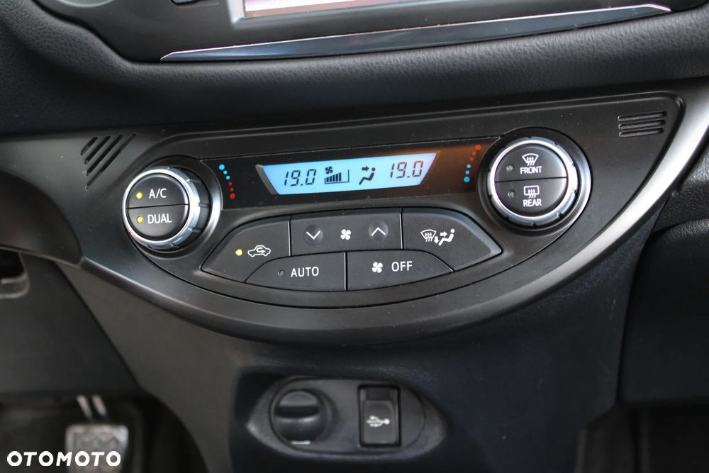 Toyota Yaris 1.5 Selection - 23