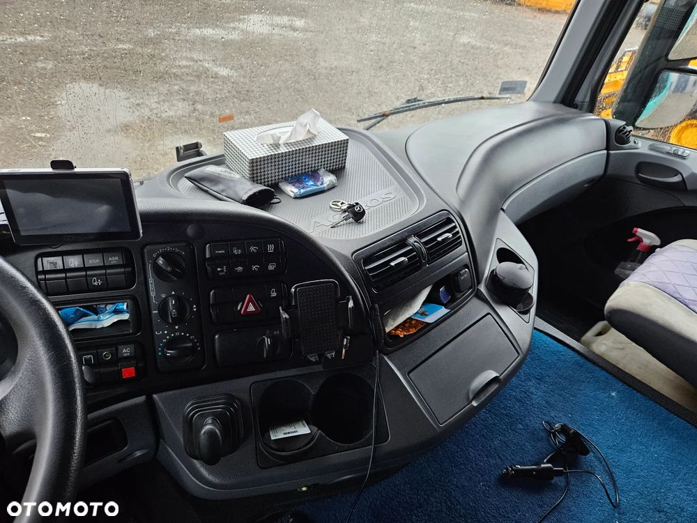 Mercedes-Benz Actros - 13