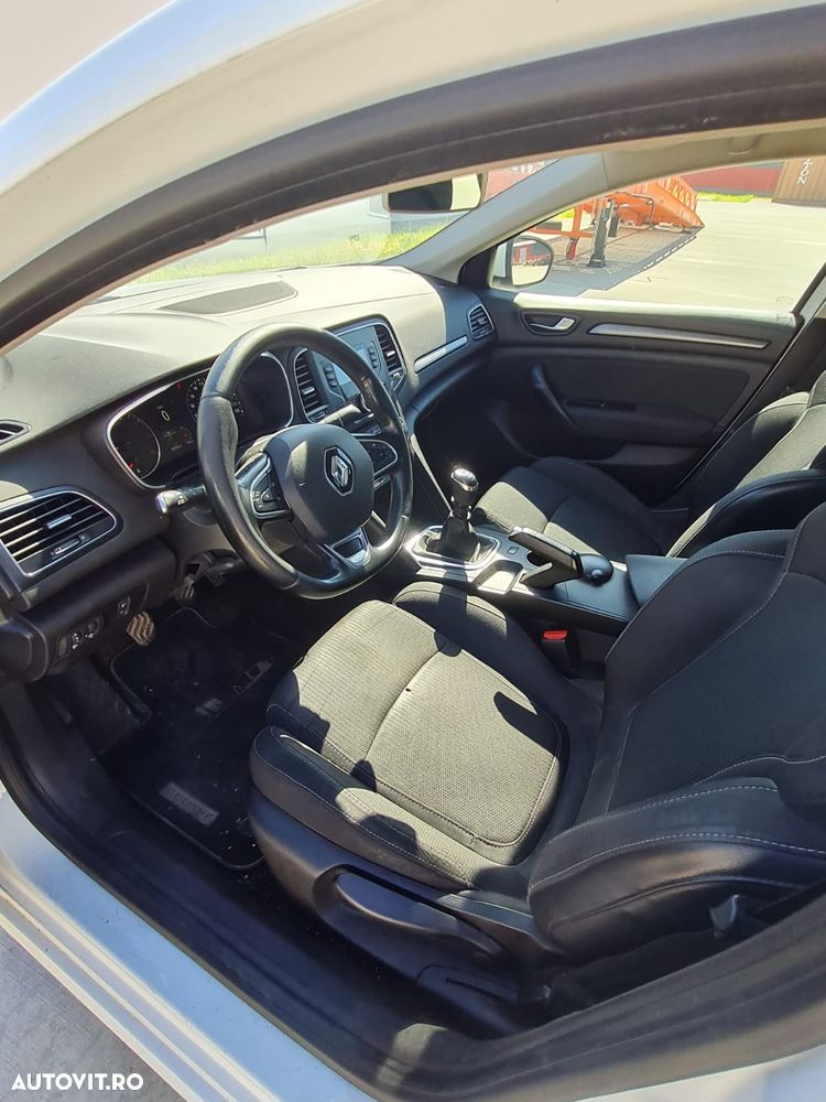 Renault Megane TCE 140 GPF Zen - 6