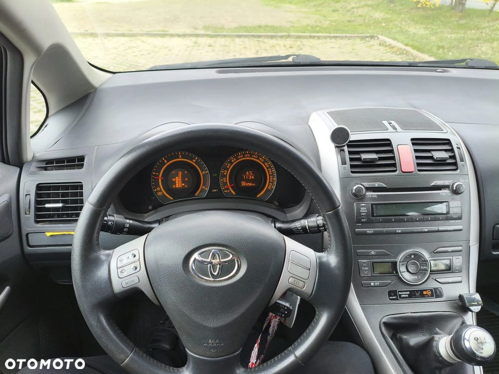 Toyota Auris 2.0 D-4D Premium - 3