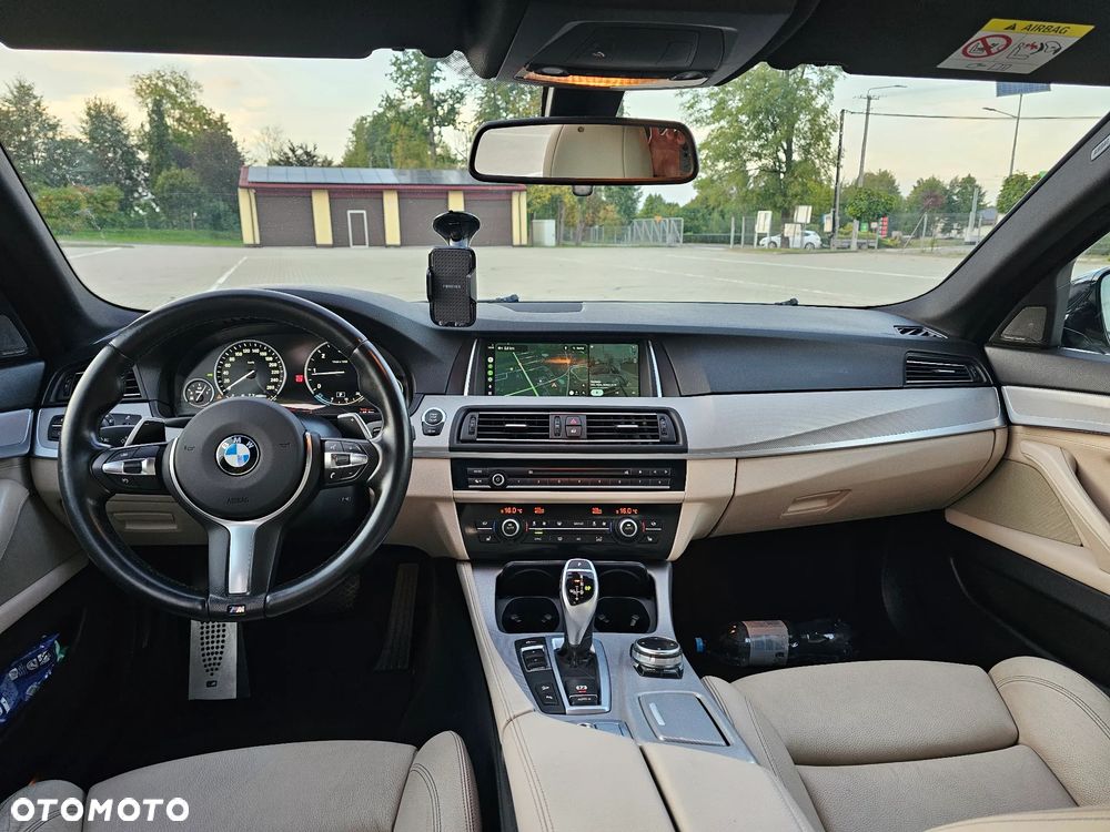 BMW Seria 5 525d xDrive - 28