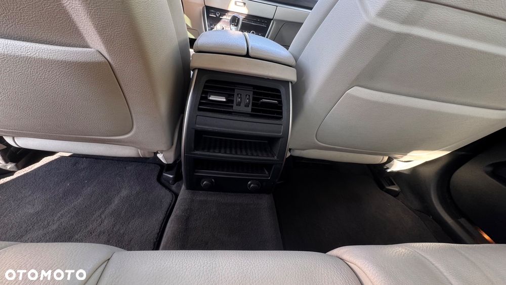 BMW 5GT 530d - 12