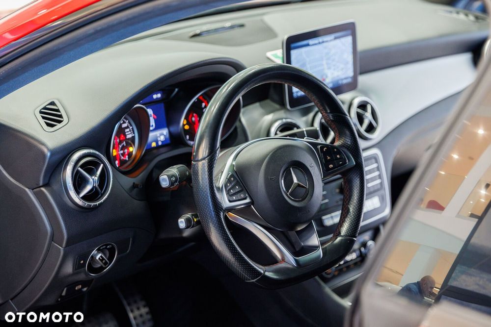 Mercedes-Benz CLA - 38