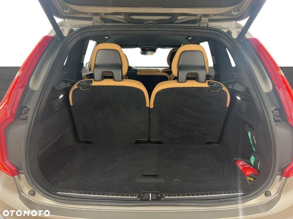 Volvo XC 90 - 11