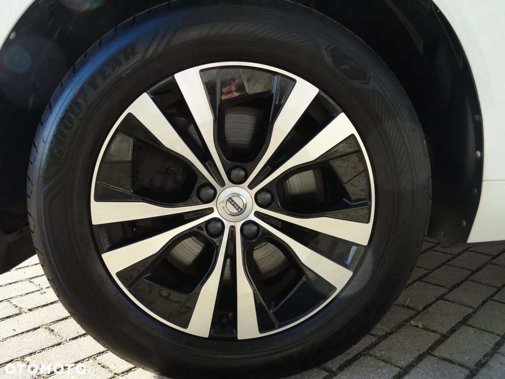 Volvo XC 60 B4 D AWD Geartronic Momentum Pro - 30