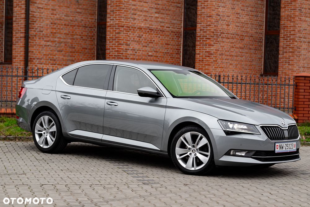 Skoda Superb 2.0 TDI DSG Ambition - 4