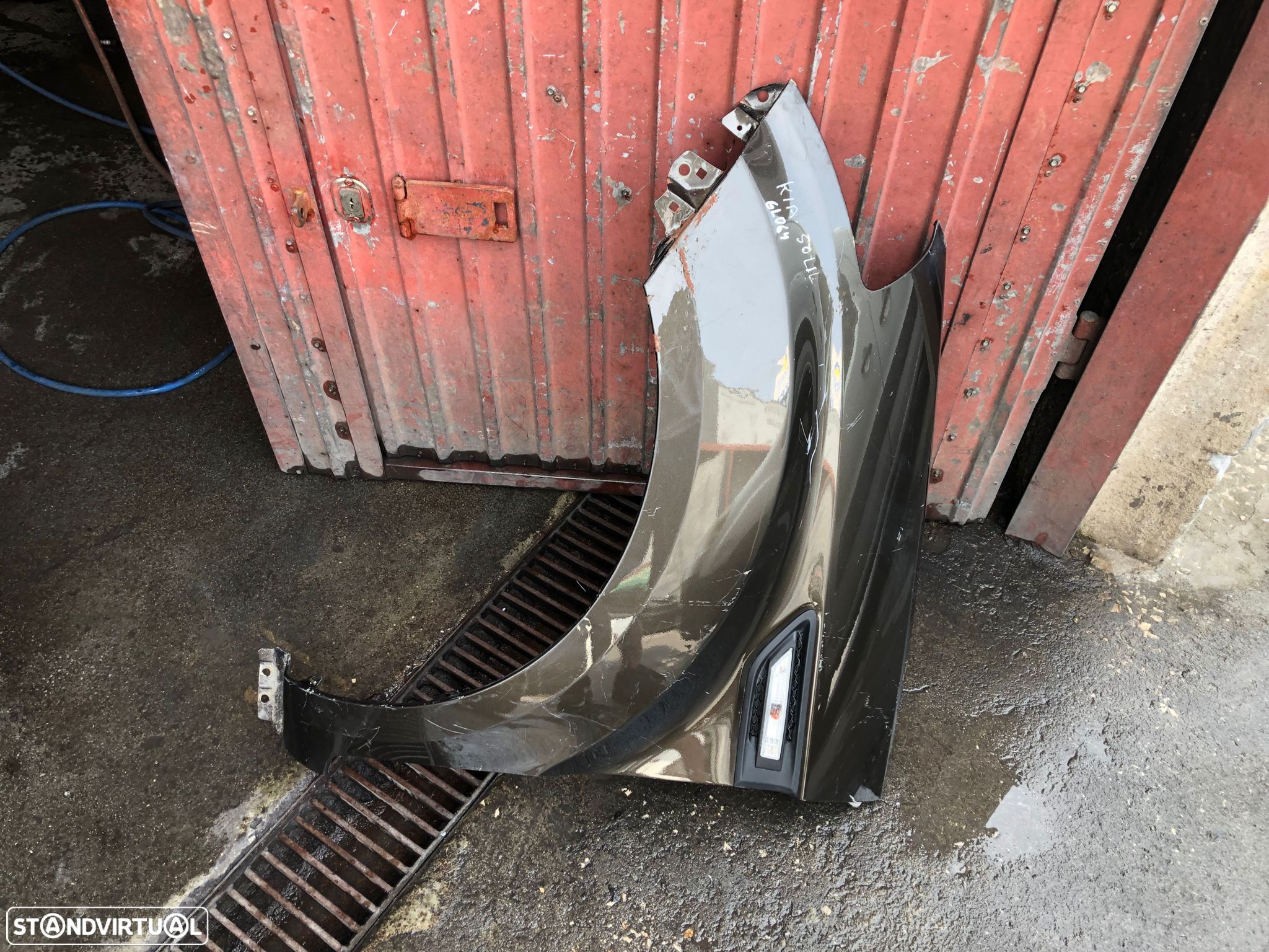 KIA SOUL GUARDA LAMAS ESQUERDO - GL064 - 1