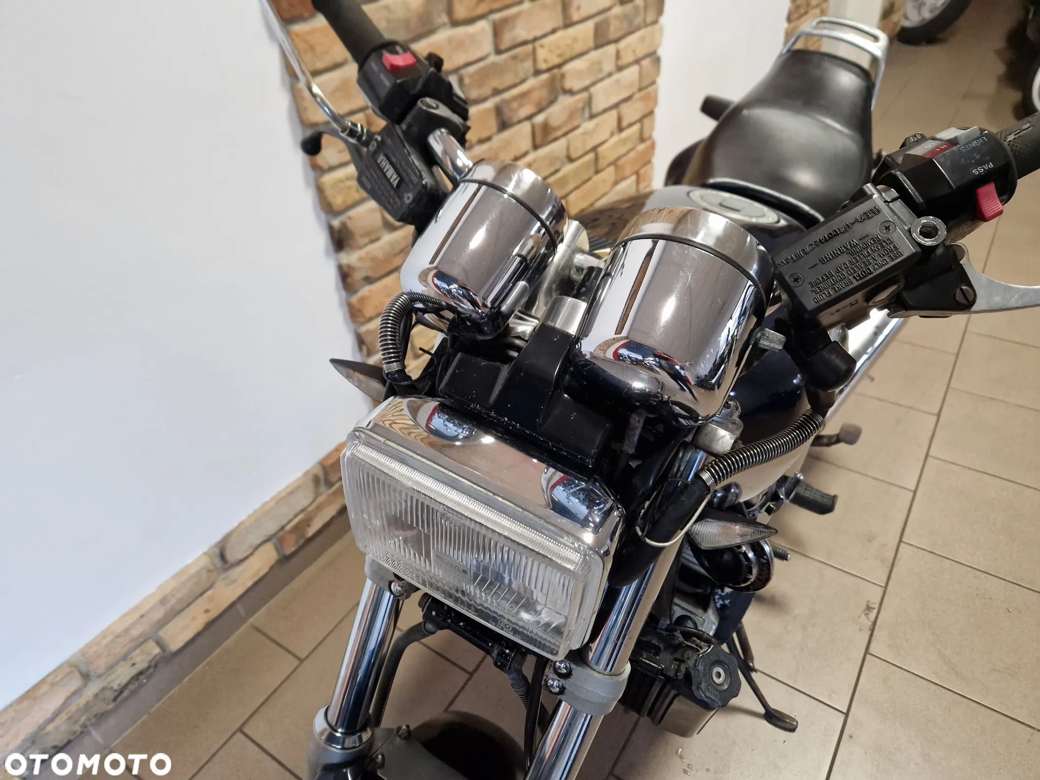 Yamaha FZX - 17