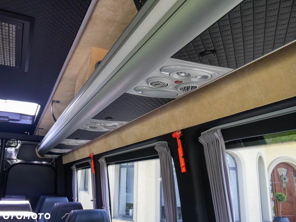 Mercedes-Benz SPRINTER 3.0 V6 / AUTOBUS 21-MIEJSC / ZABUDOWA MERCUS + PLECAK / AUTOMAT / TV + LODÓWKA / FULL WERSJA / ZNIKOMY PRZEBIEG 70 TYŚ KM! / STAN FABRYCZNIE NOWY! - 30
