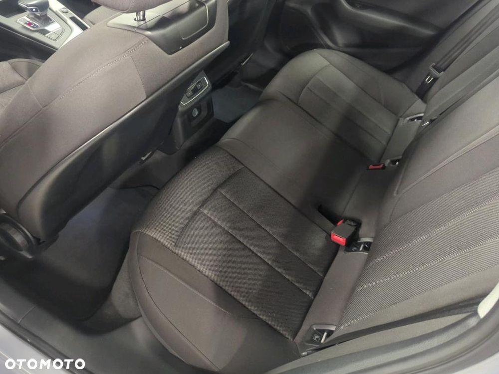 Audi A4 Limousine 35 TFSI mHEV Advanced S tronic - 14