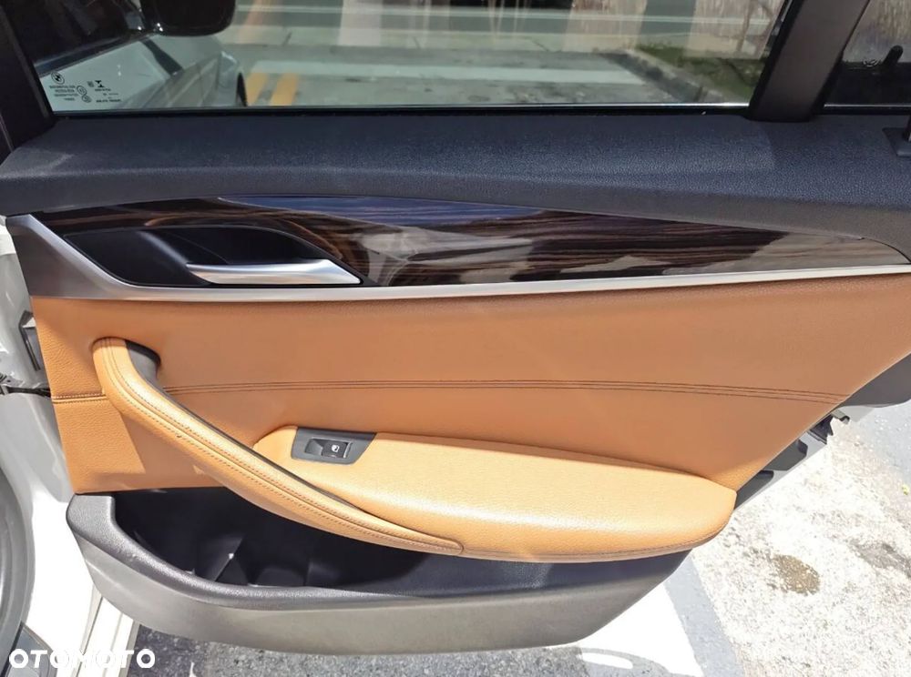 BMW Seria 5 530i - 20