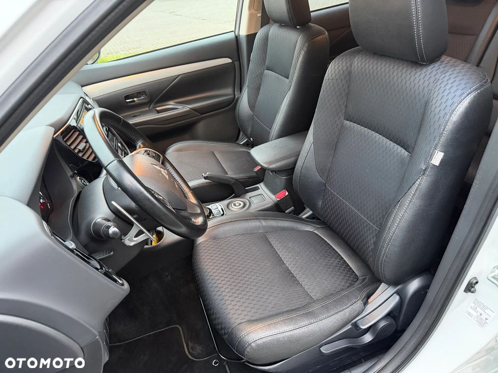 Mitsubishi Outlander 2.0 4WD - 13