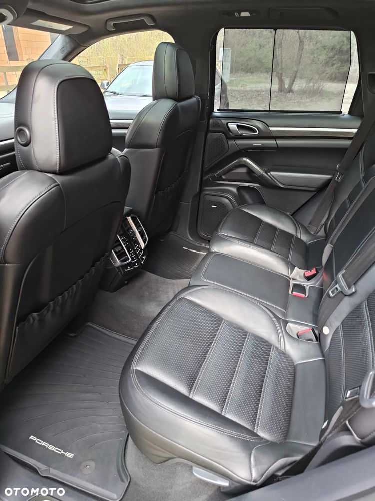 Porsche Cayenne Turbo Tiptronic S - 28