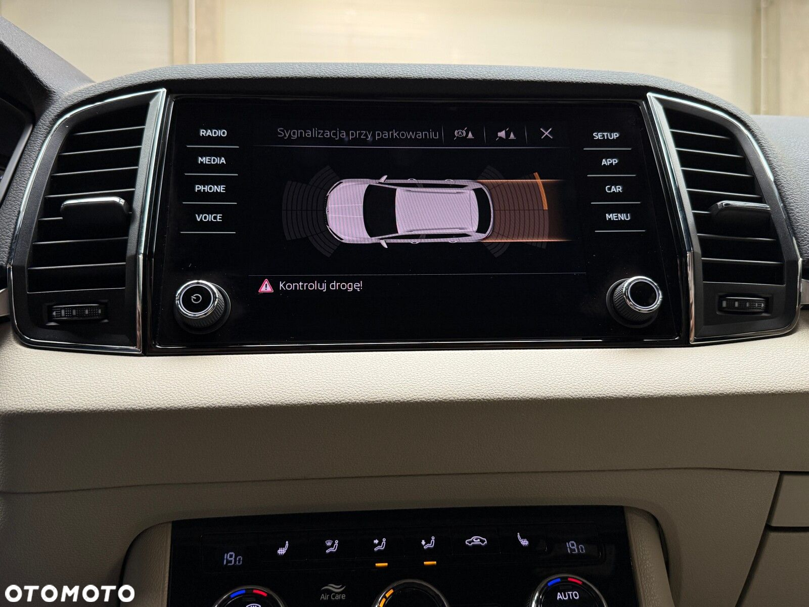Skoda Karoq 1.5 TSI ACT 4x2 Style DSG - 31