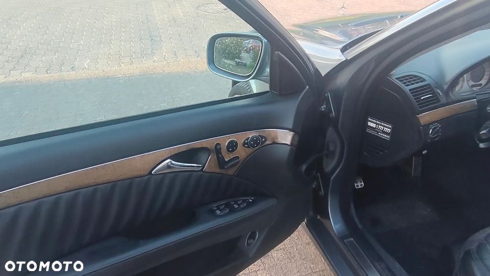 Mercedes-Benz Klasa E 320 CDI 7G-TRONIC Avantgarde BusinessEDITION - 4