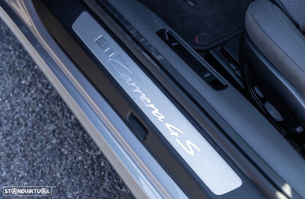 Porsche 911 (992) Carrera 4S PDK - 23