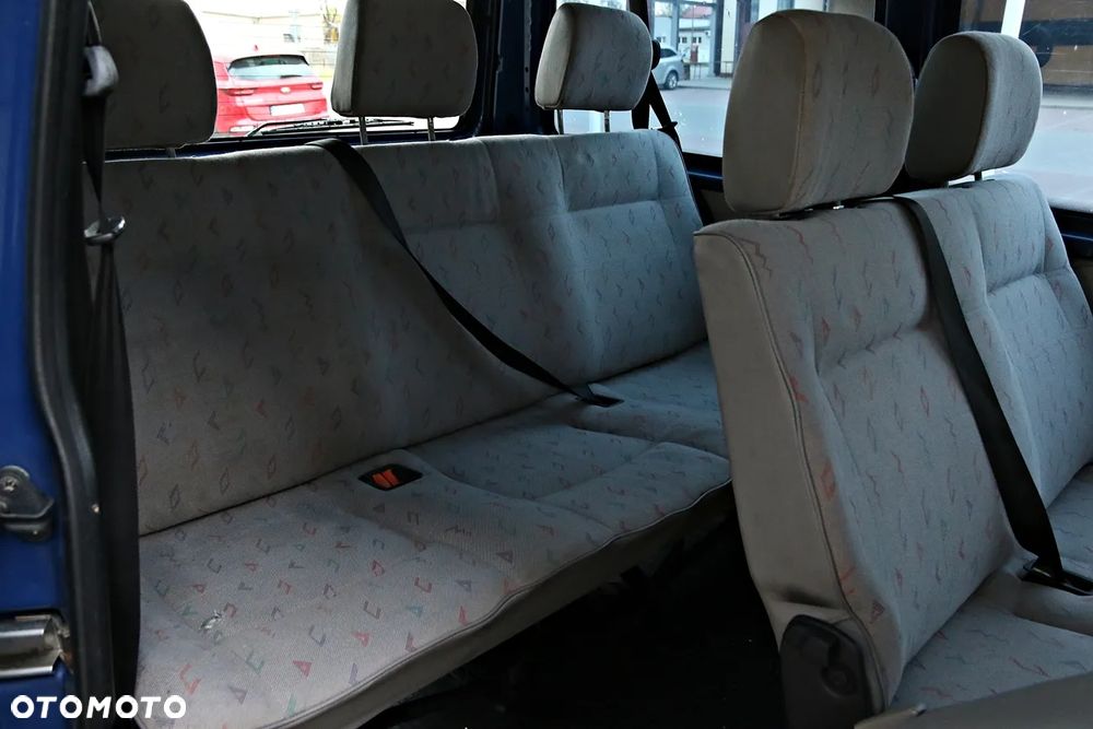 Volkswagen Transporter - 35