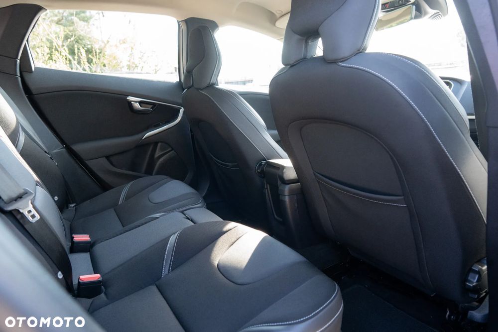 Volvo V40 T2 Drive-E Momentum - 21