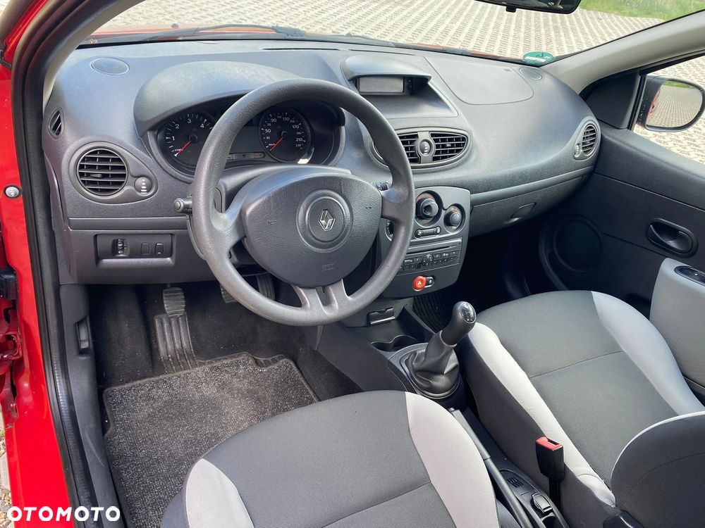 Renault Clio - 21