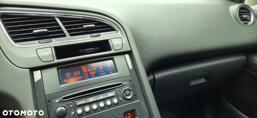 Peugeot 5008 HDI 150 Allure - 9