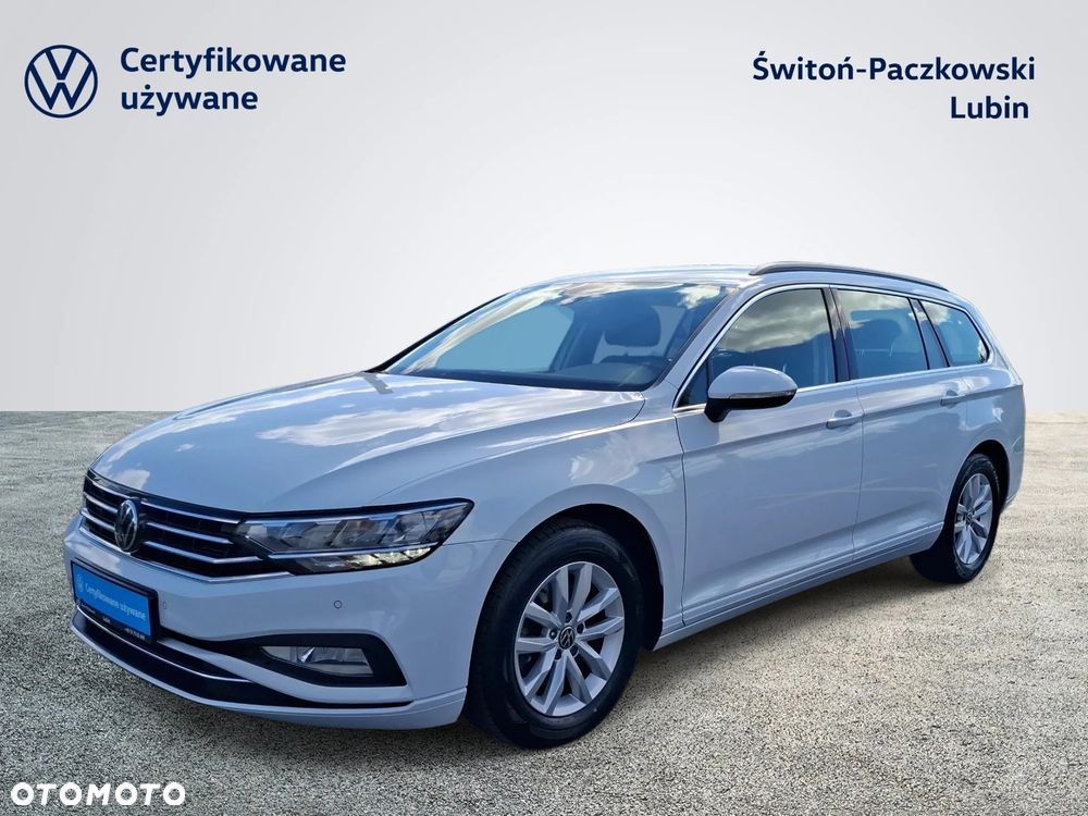 Volkswagen Passat - 1