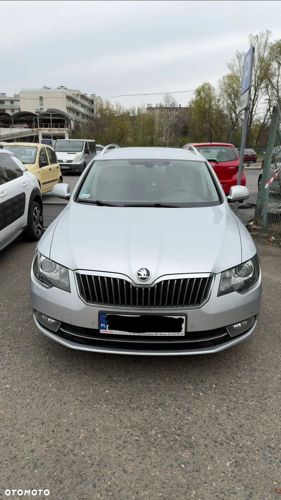 Skoda Superb 2.0 TDI Ambition DSG - 5