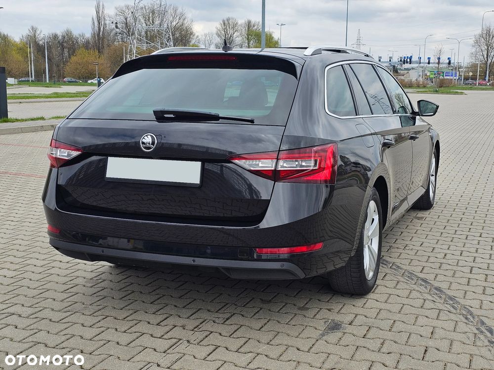 Skoda Superb 2.0 TDI 4x4 L&K DSG - 8