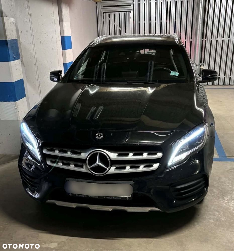 Mercedes-Benz GLA 180 7G-DCT AMG Line - 1
