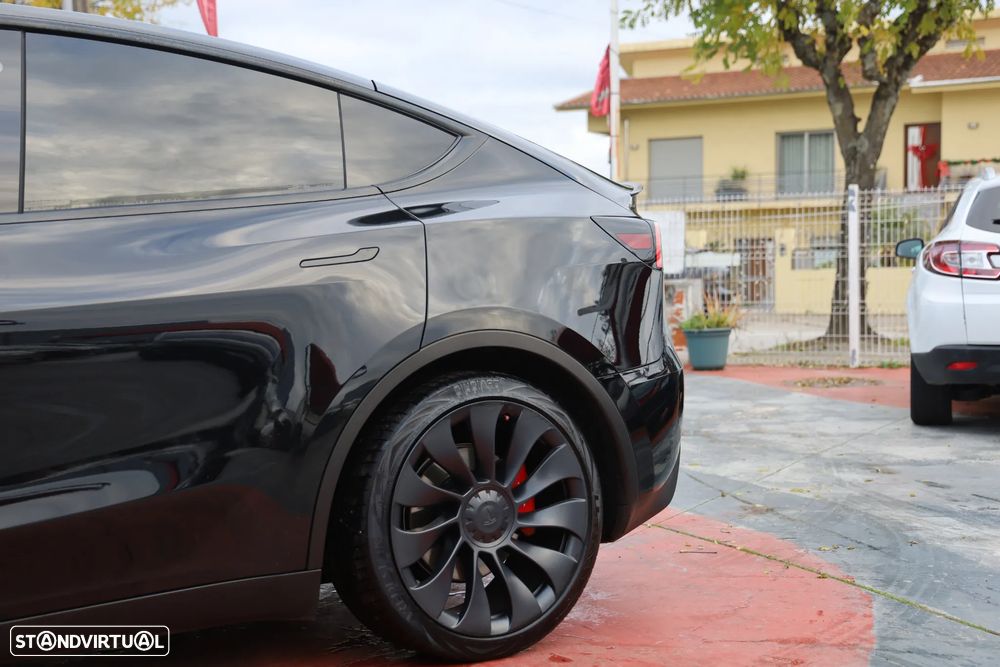 Tesla Model Y Performance Tração Integral - 28
