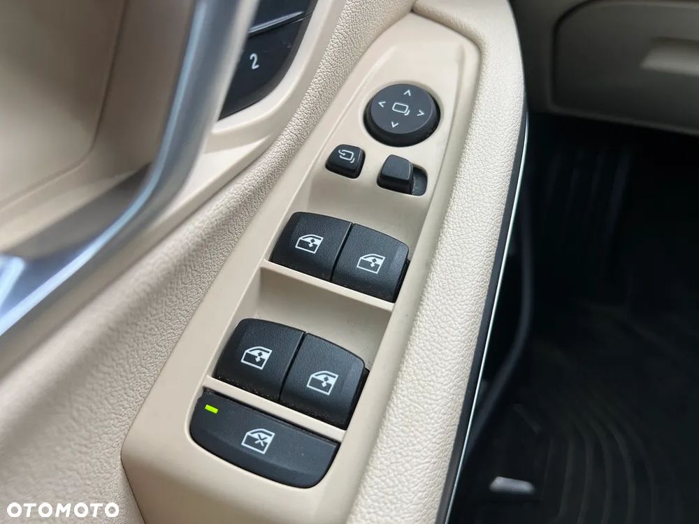 BMW Seria 3 330i Luxury Line - 20