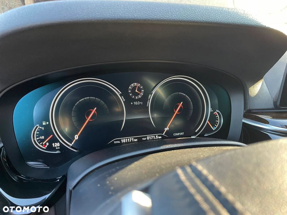 BMW Seria 5 540i - 7