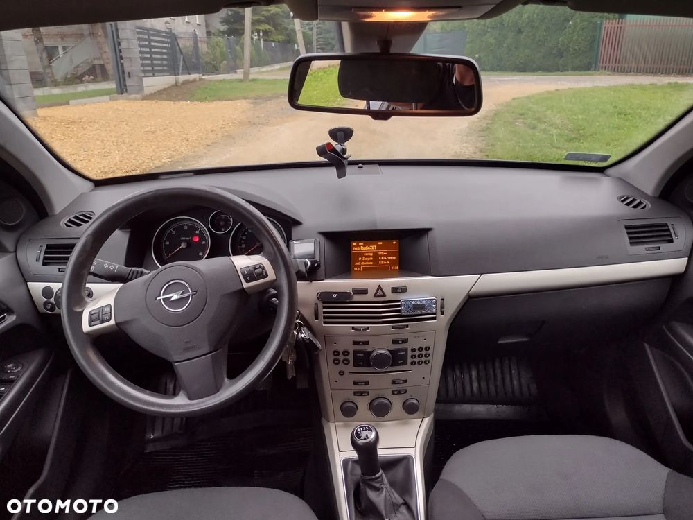 Opel Astra 1.9 CDTI Cosmo - 9