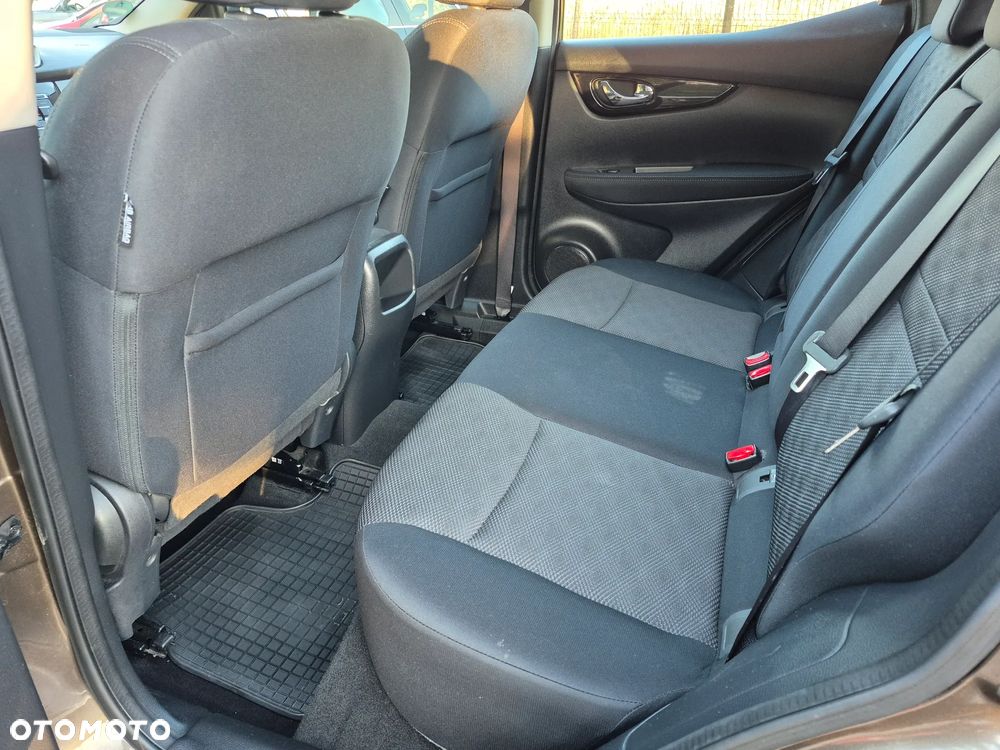 Nissan Qashqai 1.2 DIG-T Xtronic ACENTA - 27
