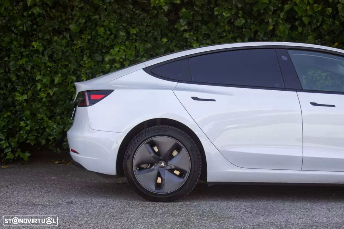 Tesla Model 3 Standard Range Plus RWD - 4