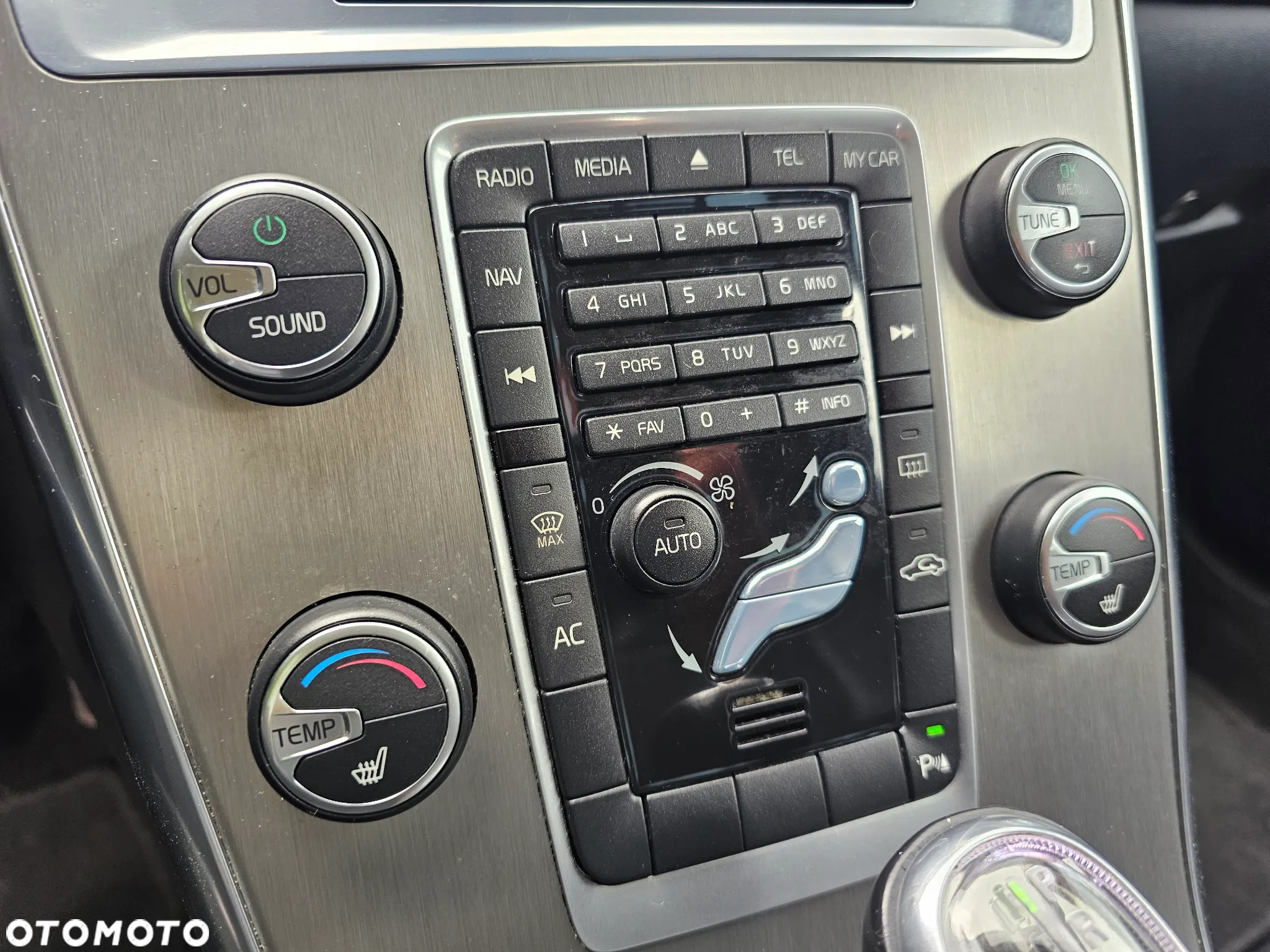 Volvo XC 60 D3 Geartronic Momentum - 12