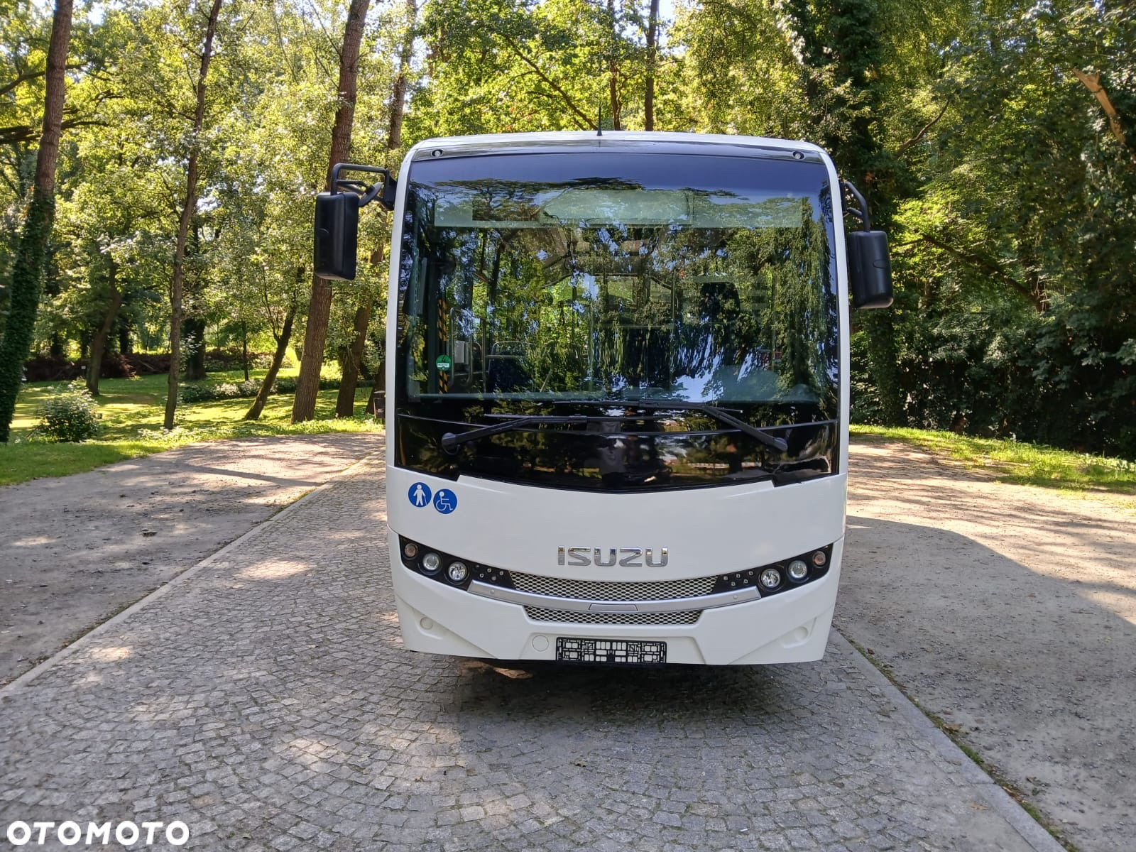Isuzu Novo City midi - 3