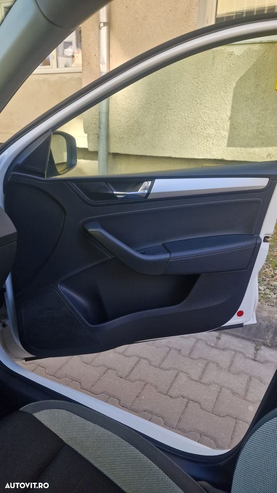 Skoda RAPID 1.0 TSI Ambition - 18