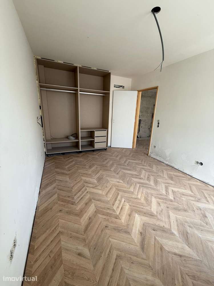 T1 com Varanda – Rua da Fábrica, Porto Sd/CO - Grande imagem: 2/8