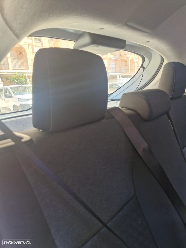 Toyota Yaris 1.5 HDF Comfort Plus - 19