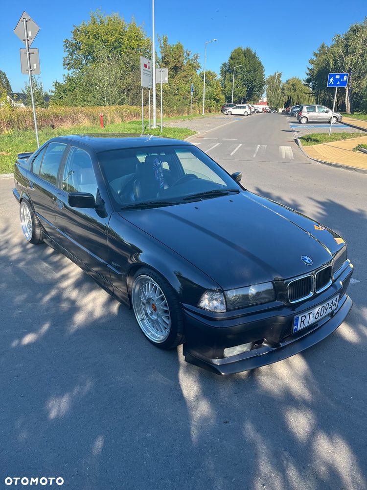 BMW Seria 3 320i - 5