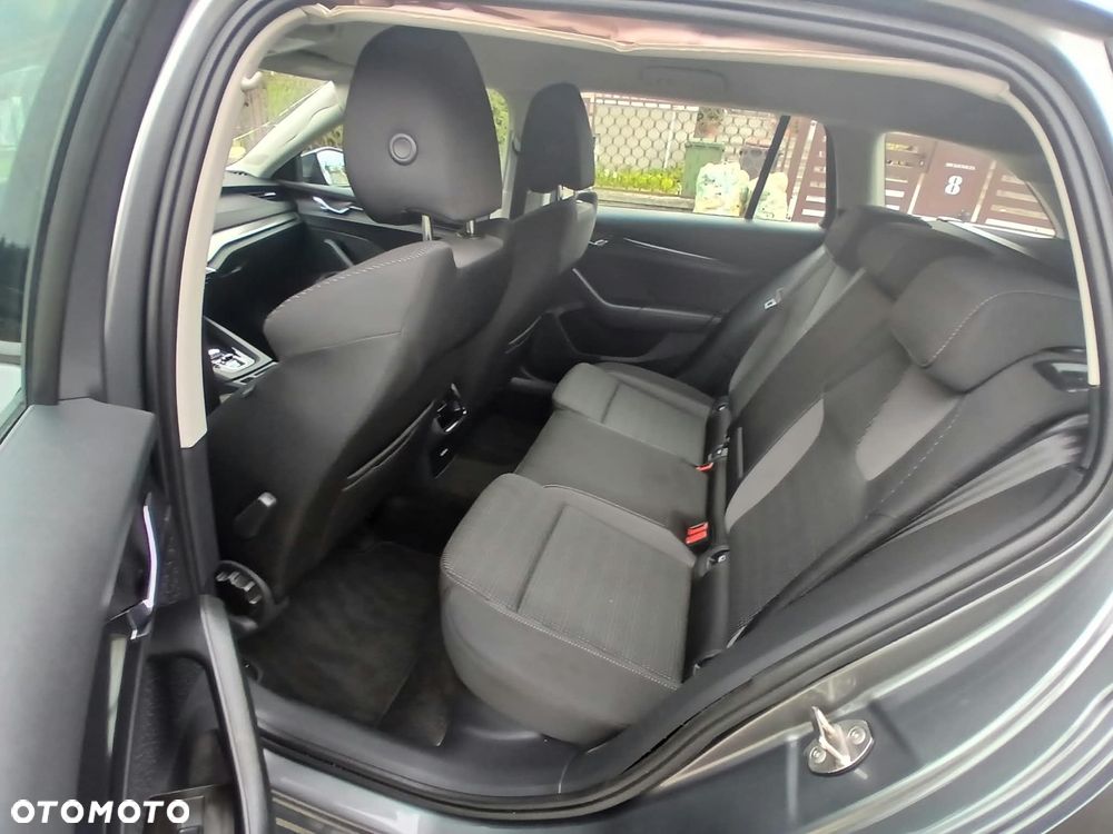 Skoda Octavia 2.0 TDI Sportline DSG - 30