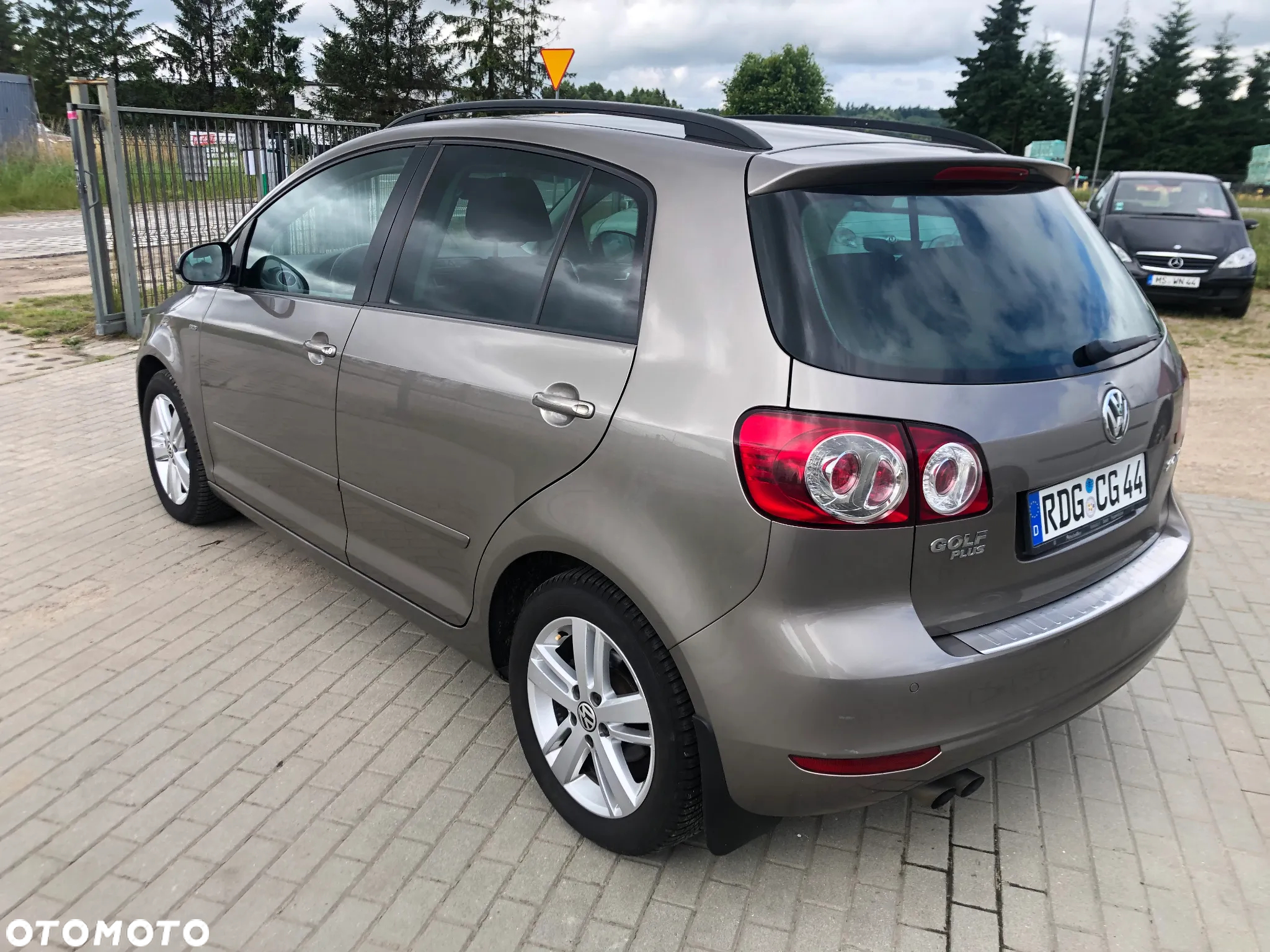 Volkswagen Golf Plus 2.0 TDI DPF MATCH - 3