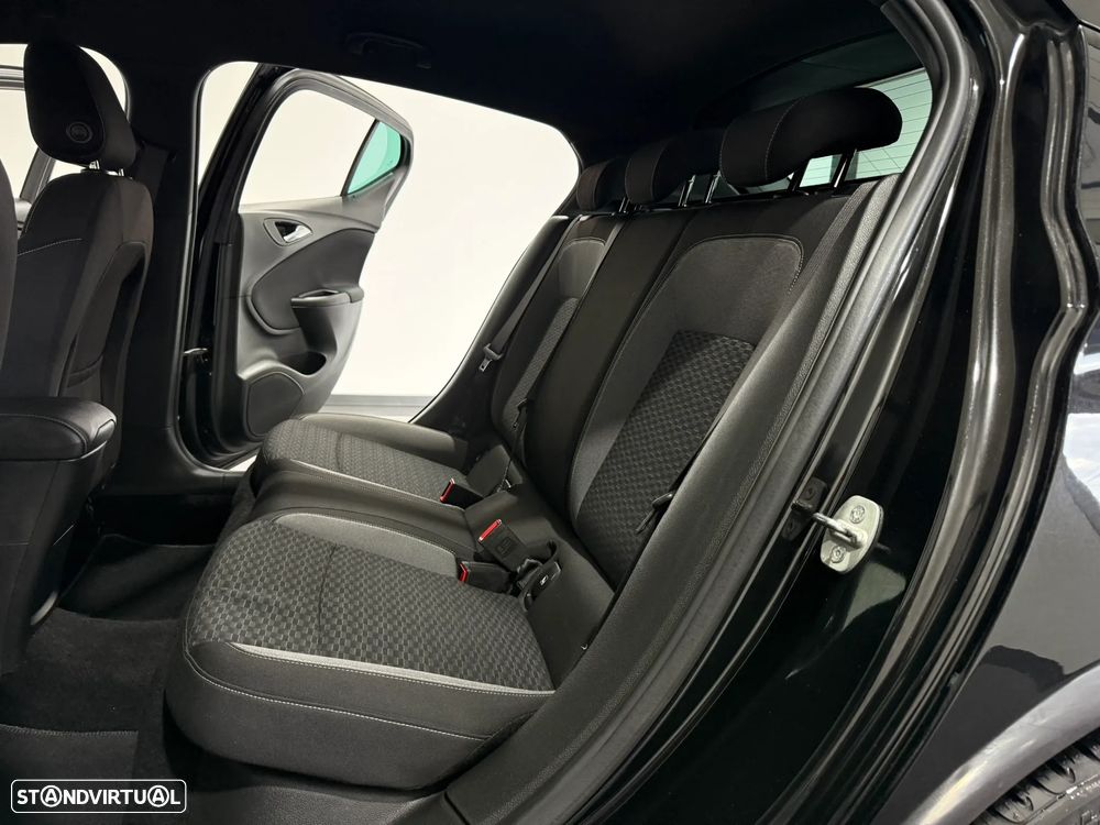 Opel Astra 1.2 T GS Line S/S - 41