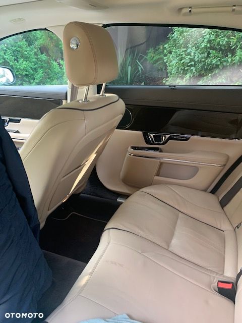 Jaguar XJ 3.0 D V6 Premium Luxury - 19