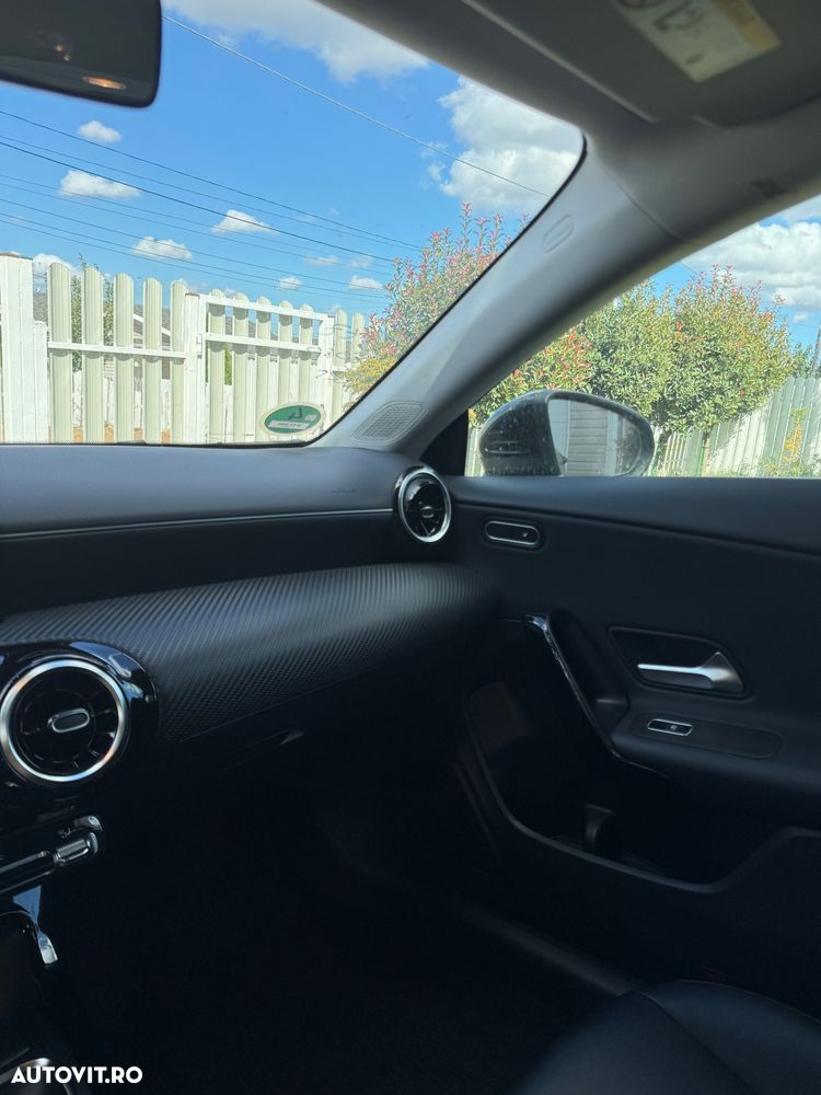 Mercedes-Benz CLA 180 d Shooting Brake - 14