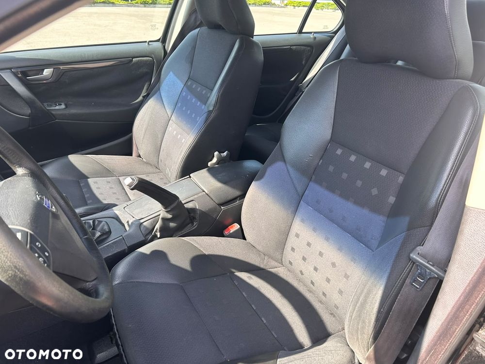 Volvo S60 2.4 D - 8