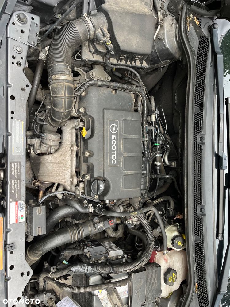 Opel Astra 1.4 Turbo - 27