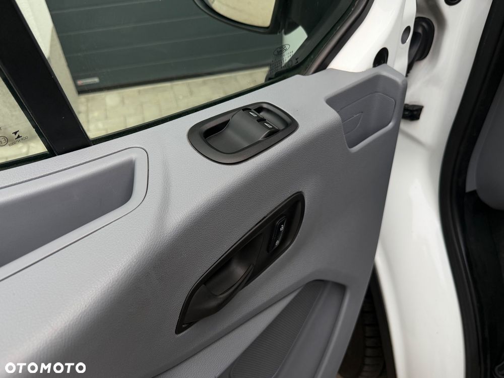 Ford Transit 350M RWD - 12