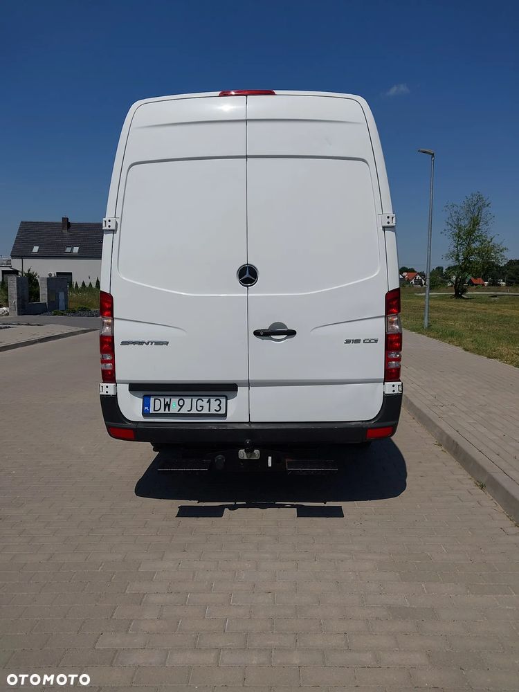 Mercedes-Benz Sprinter - 14